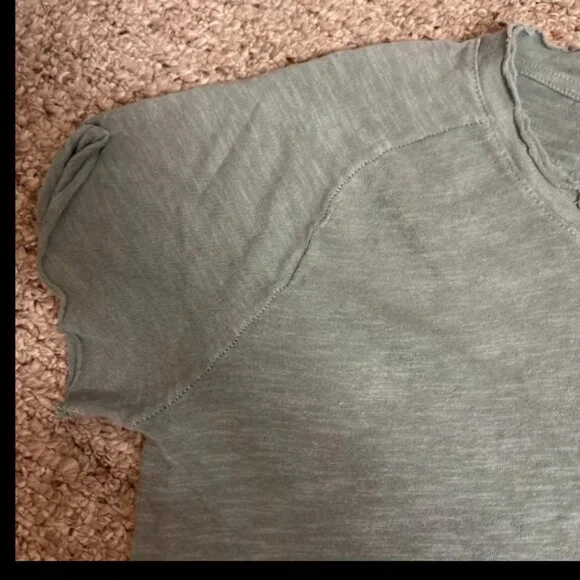 WE THE FREE PEOPLE BE MY BABY TEE TOP SHIRT SAGE GREEN SCALLOPED EDGE NEW L/XL - Picture 8 of 10